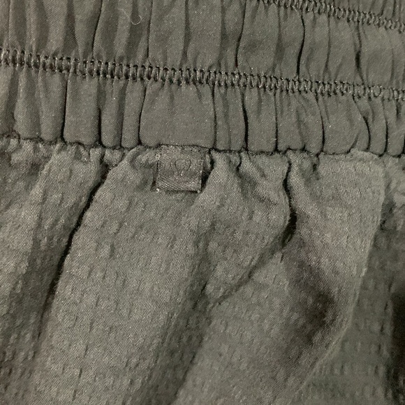 Lululemon Pack Light Black Pull-On Shorts size 8 - Picture 6 of 14